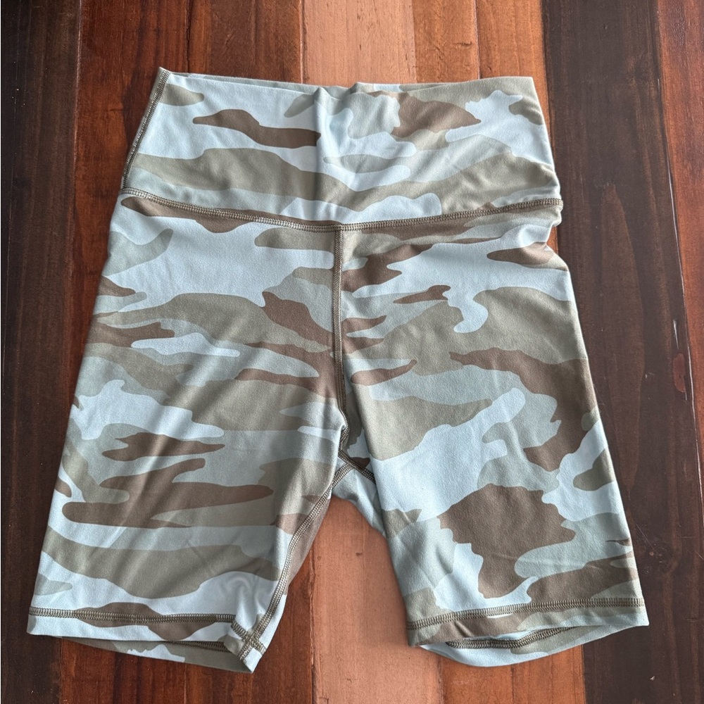 Aerie camo biker shorts